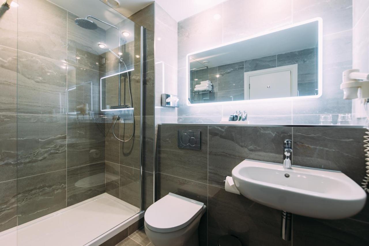 Armagh City Hotel Bagian luar foto