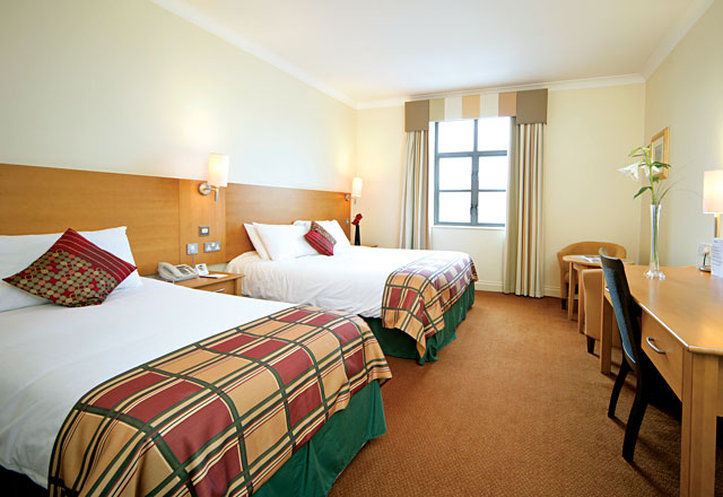 Armagh City Hotel Bagian luar foto
